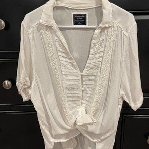 Abercrombie & Fitch White Embroidered Top Button Down Pullover Size L